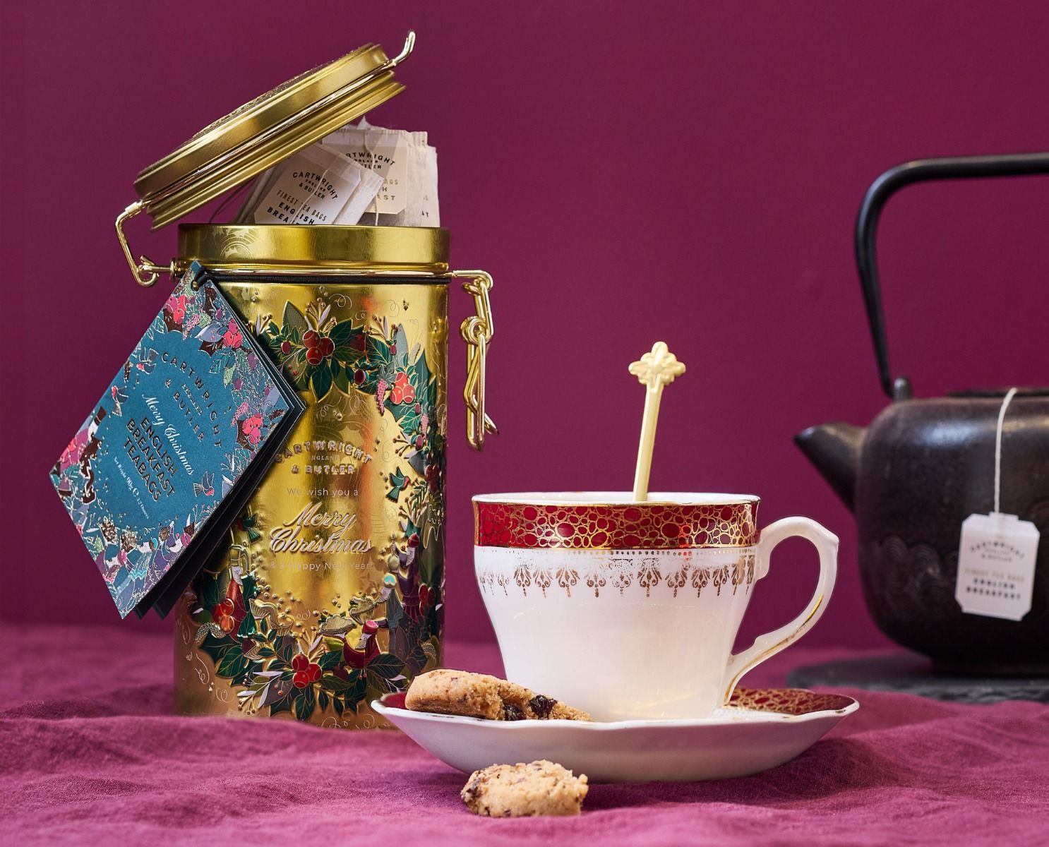 Merry Christmas Tin with English Breakfast Tea Bags